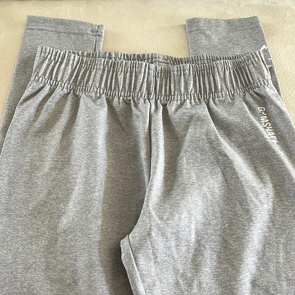Gymshark ankle/capri length grey yoga pants (S)